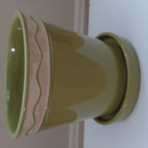 Planters Matching set of Two Green & Cream with Saucers 6.25 x 6.25 - Picture 2 of 5